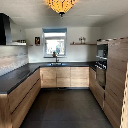 Ijsselmeer 度假居 *